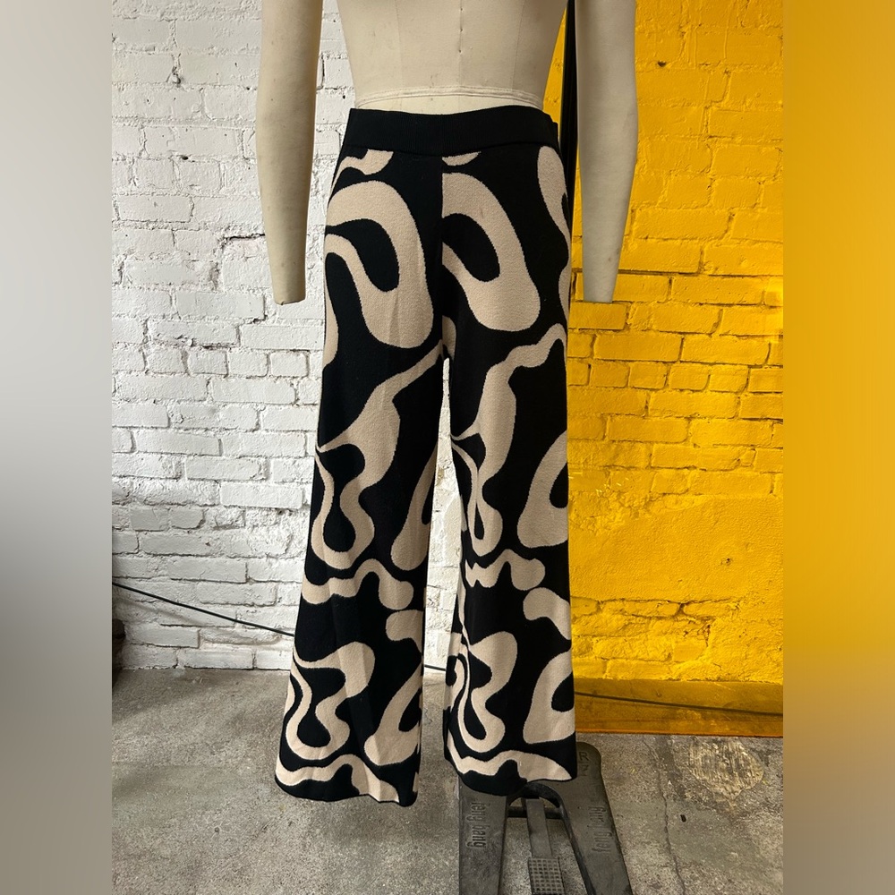 Cider swirl everyday illusion sweater pants